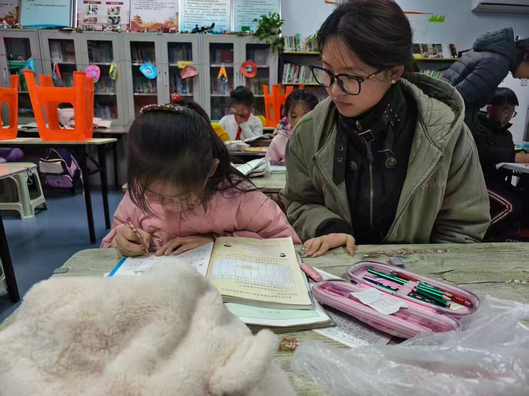 政法青协开展积成社“四点半课堂”志愿服务活动